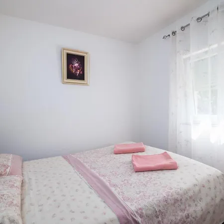 2 Bedroom In بيت للعطل