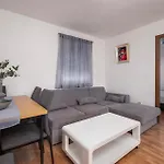 2 Bedroom In Pula
