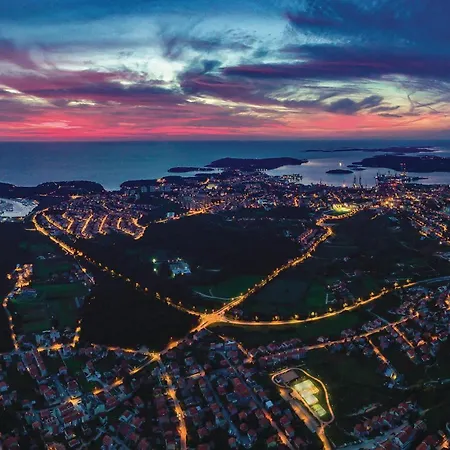 2 Bedroom Cozy In Σπίτι διακοπών