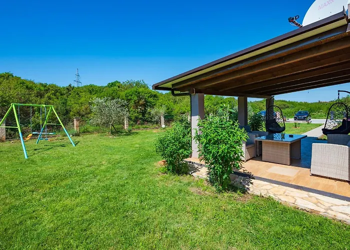 Σπίτι διακοπών 2 Bedroom Cozy In Πούλα