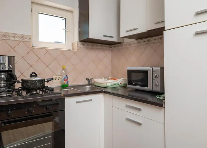 2 Bedroom Cozy In *