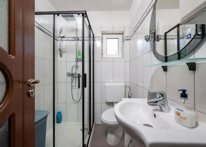 Дом отдыха 2 Bedroom Cozy In *